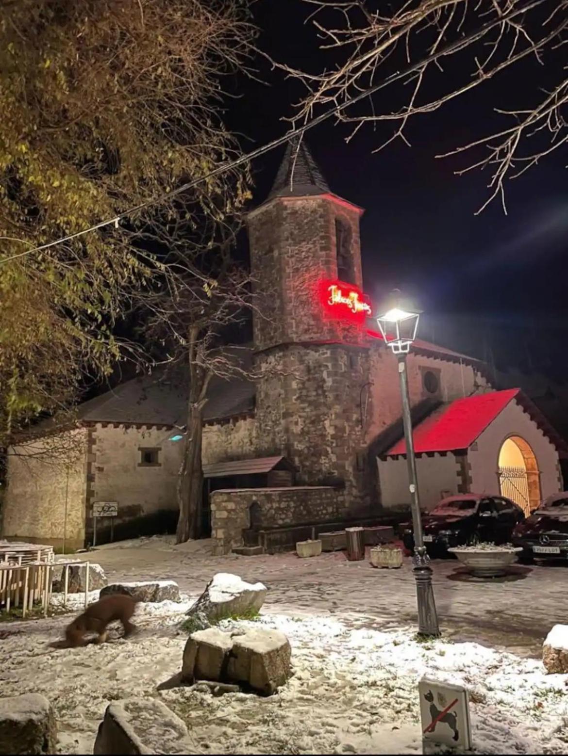 Apartahotel Canfranc Esterno foto