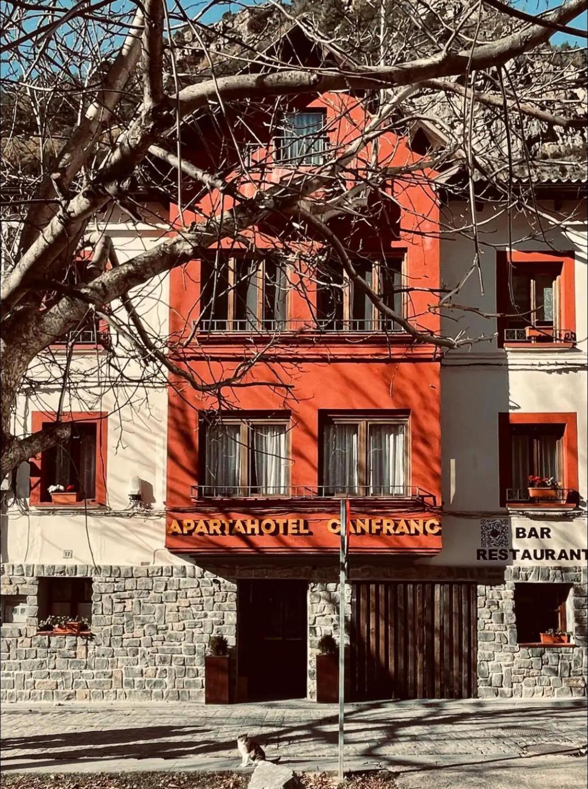 Apartahotel Canfranc Esterno foto