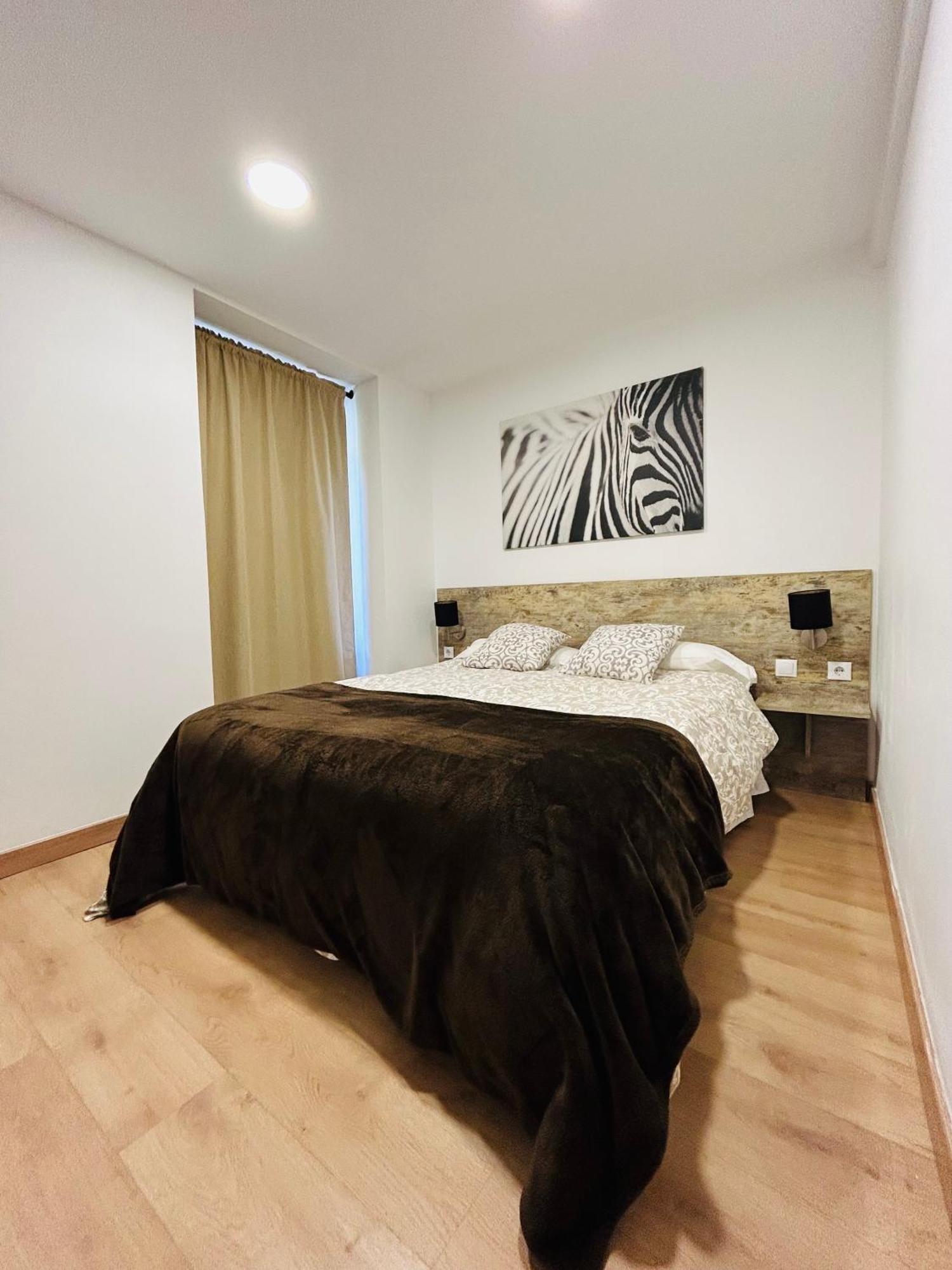 Apartahotel Canfranc Esterno foto